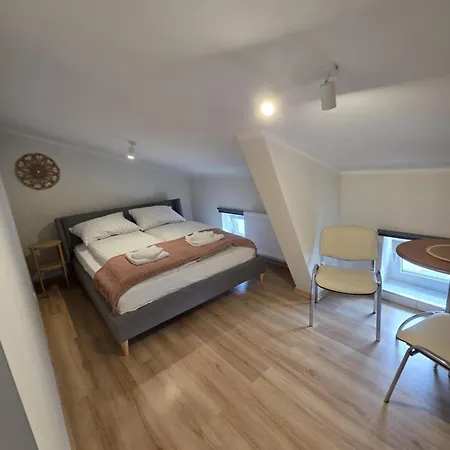 Emilia 3 Apartment