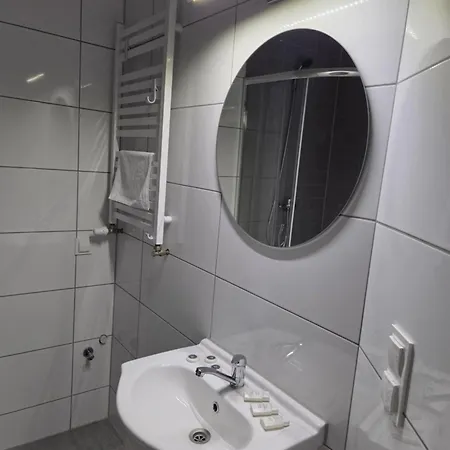 Emilia 3 Apartament *
