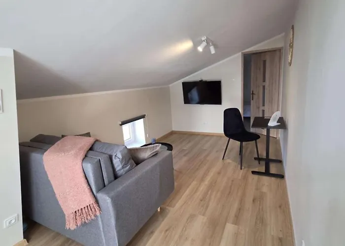 Emilia 3 Apartment *