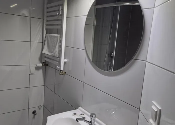 Emilia 3 Apartment *